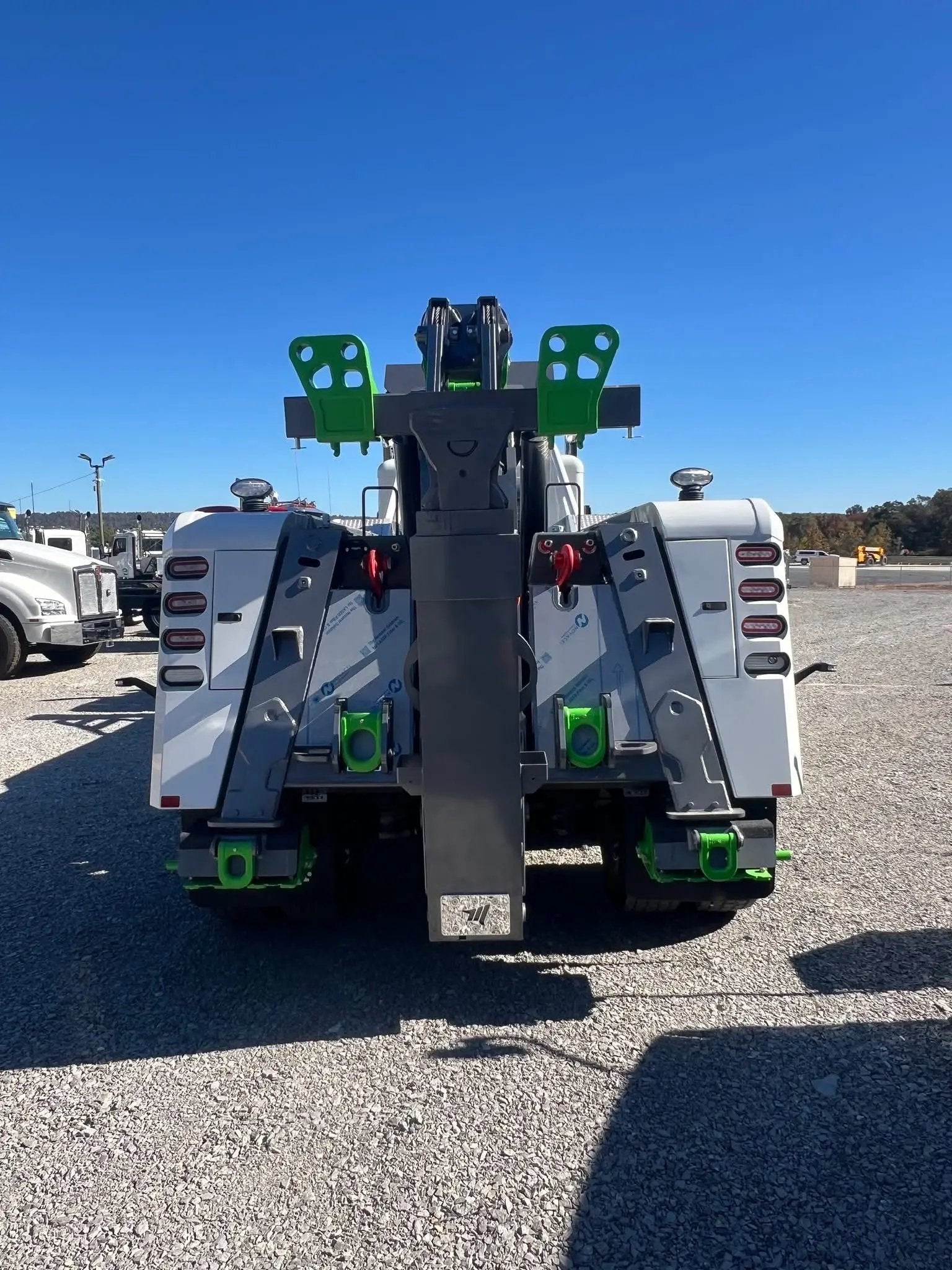 2026 Peterbilt 567 w/ Century 5130 Sales Units