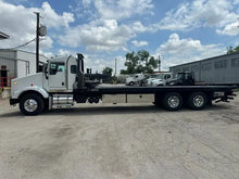 2023 Kenworth T800 w/ Century 30 Series 28'