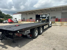 2023 Kenworth T800 w/ Century 30 Series 28'