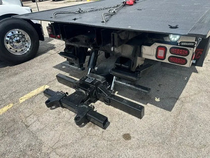 2023 Kenworth T800 w/ Century 30 Series 28'