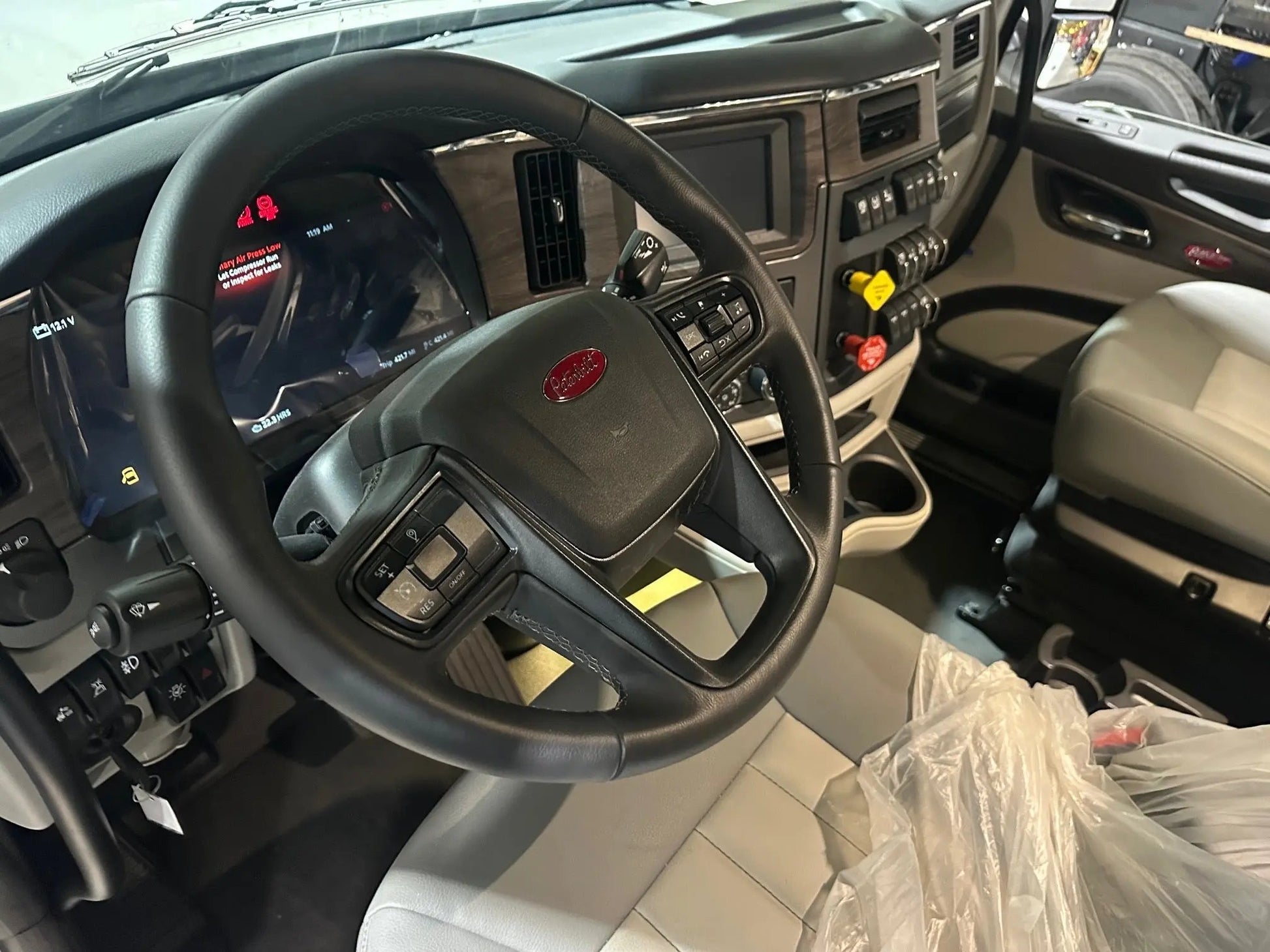 2026 Peterbilt 567 w/ Century 5130 Sales Units