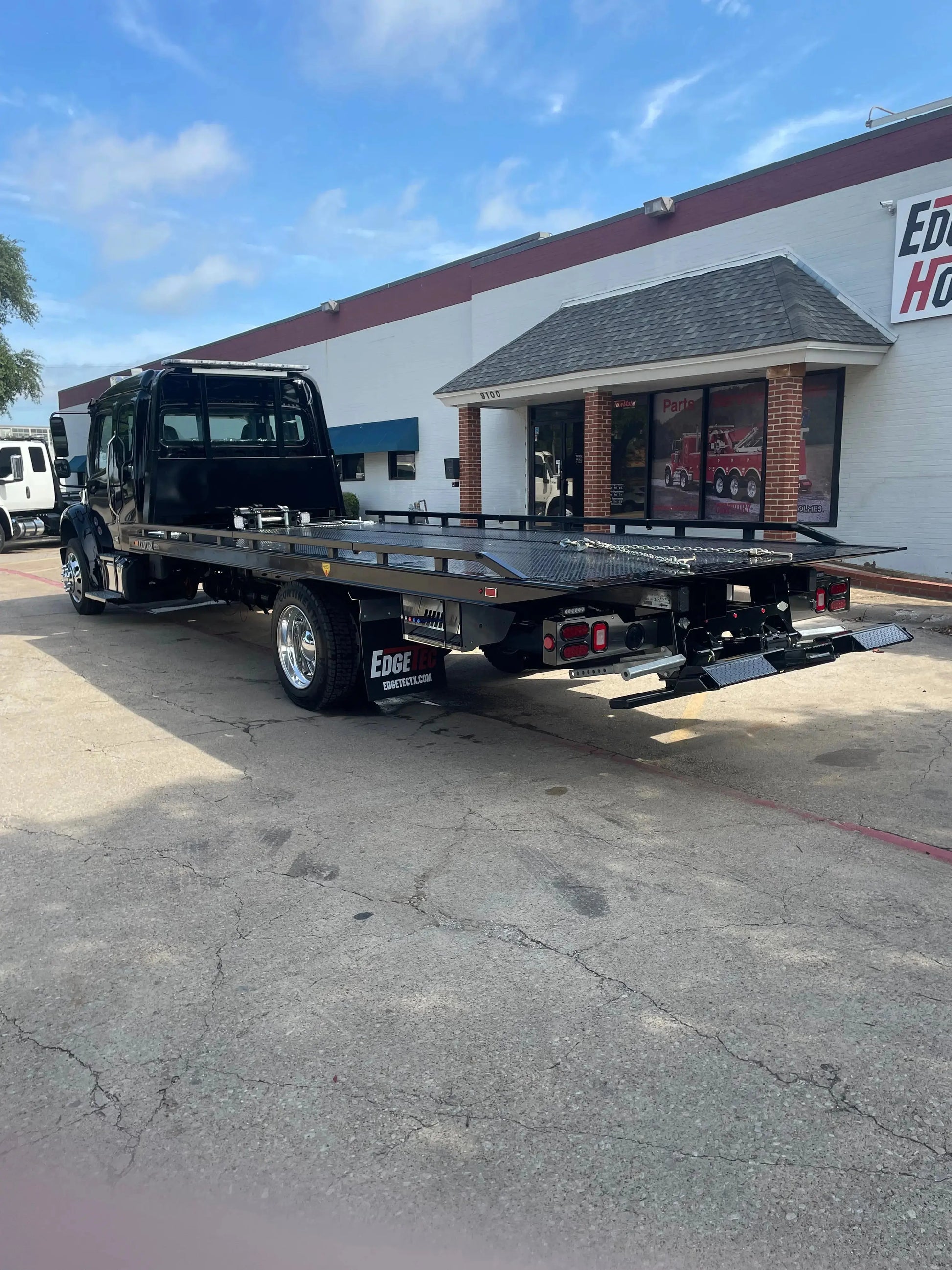 2025 Freightliner Extended Cab Century 12 Series LCG Sales Units