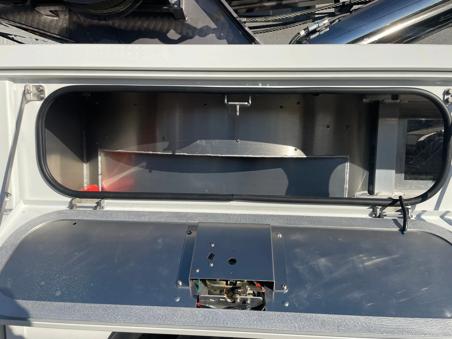 2026 Peterbilt 589 w/ Century 1150 Rotator Sales Units