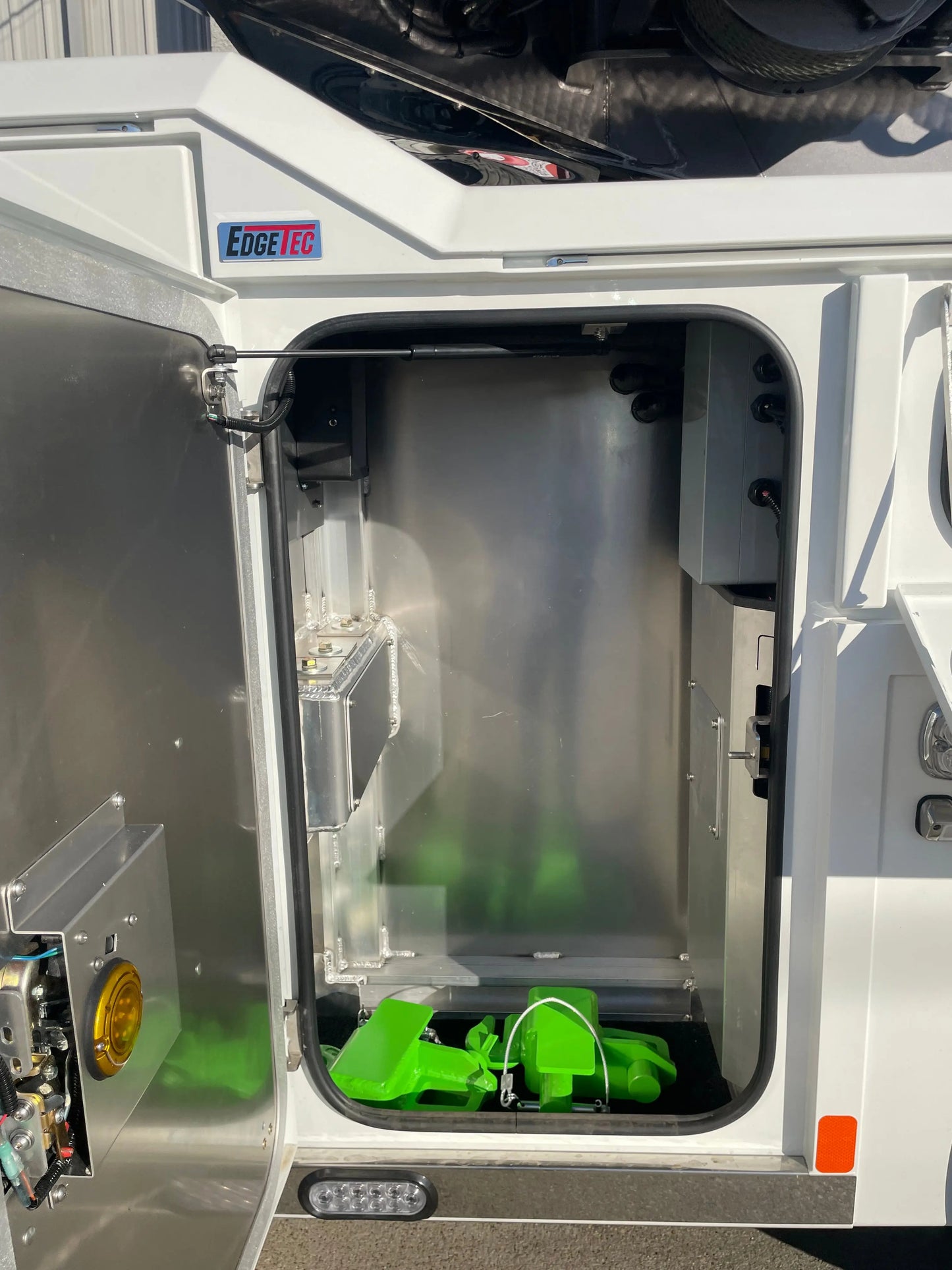 2026 Peterbilt 589 w/ Century 1150 Rotator Sales Units