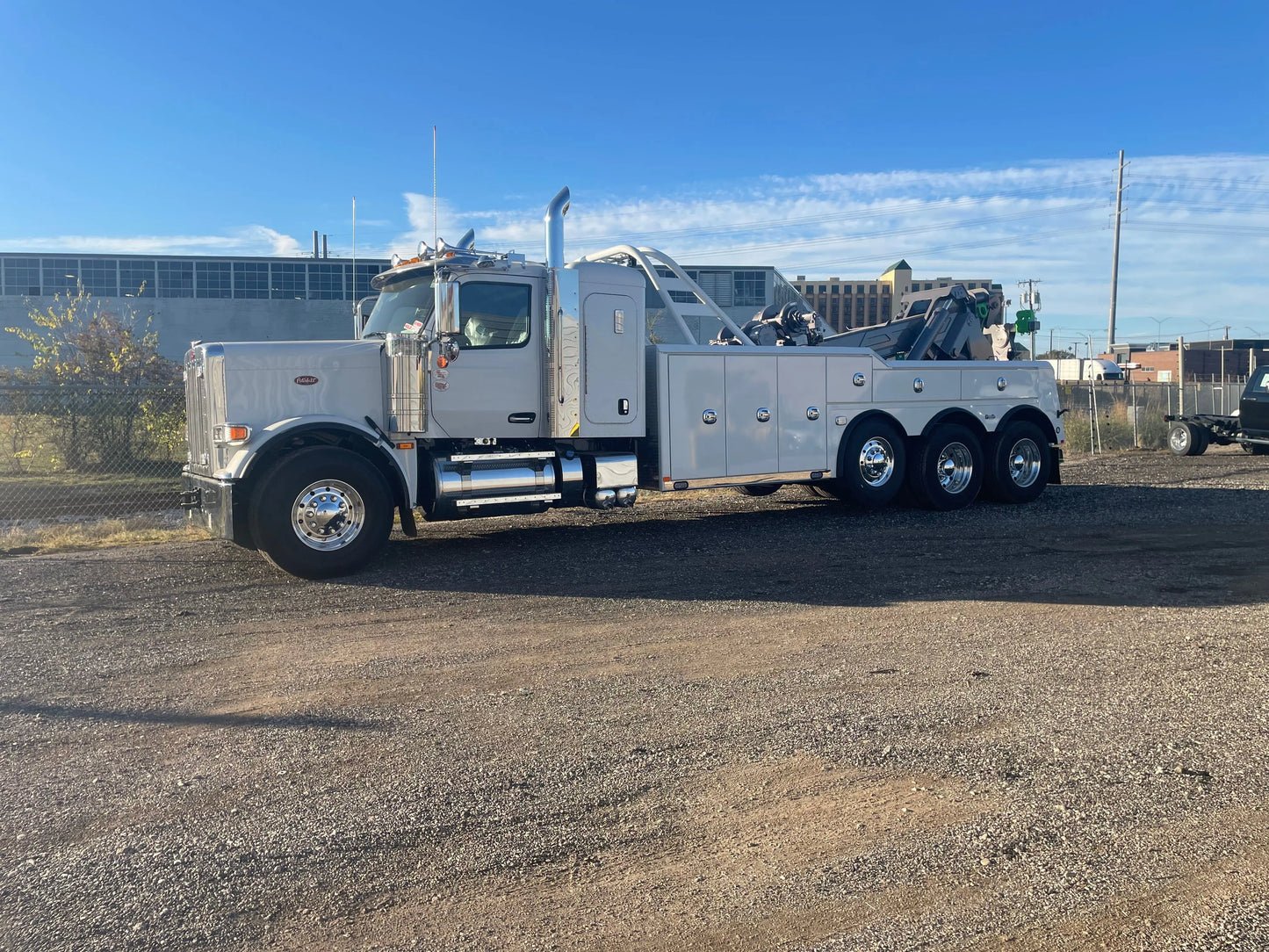 2026 Peterbilt 589 w/ Century 9055 Sales Units