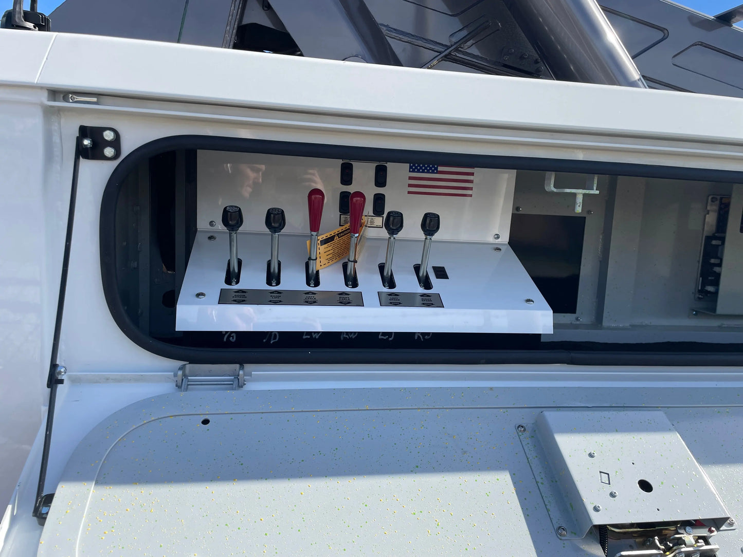 2026 Peterbilt 589 w/ Century 9055 Sales Units