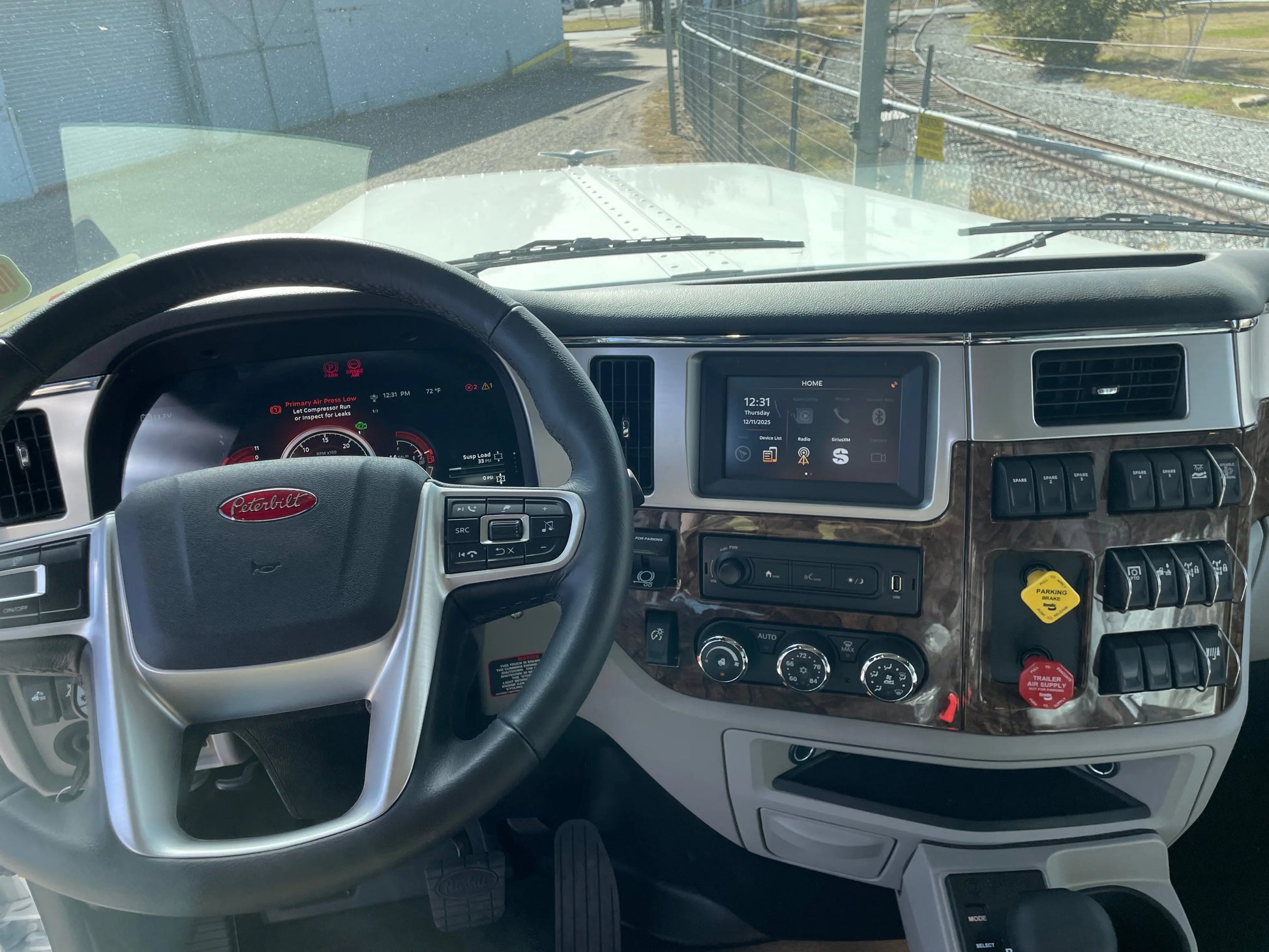 2026 Peterbilt 589 w/ Century 9055 Sales Units