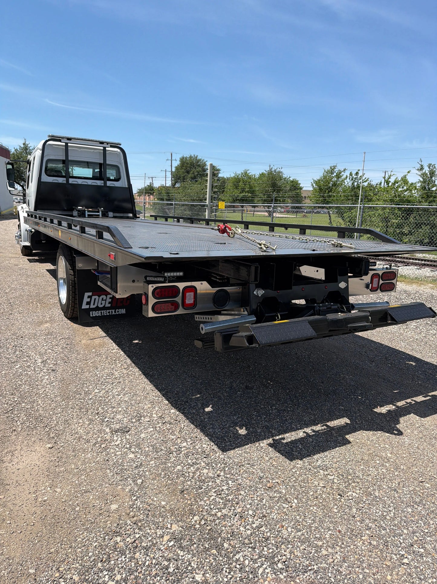 2027 Freightliner M2 Ext w/Century 16 Series 24'