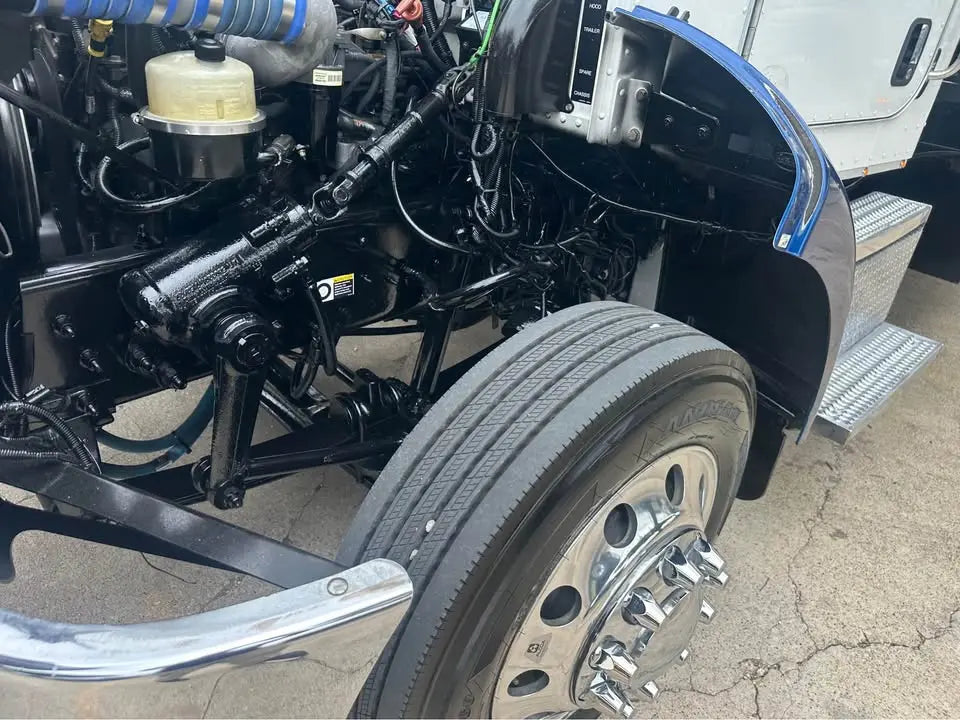 2016 Peterbilt 337 w/ Jerr-Dan Carrier