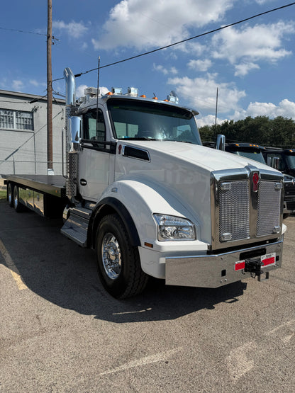 2024 Kenworth T880 w/ Century 30 Series 28'