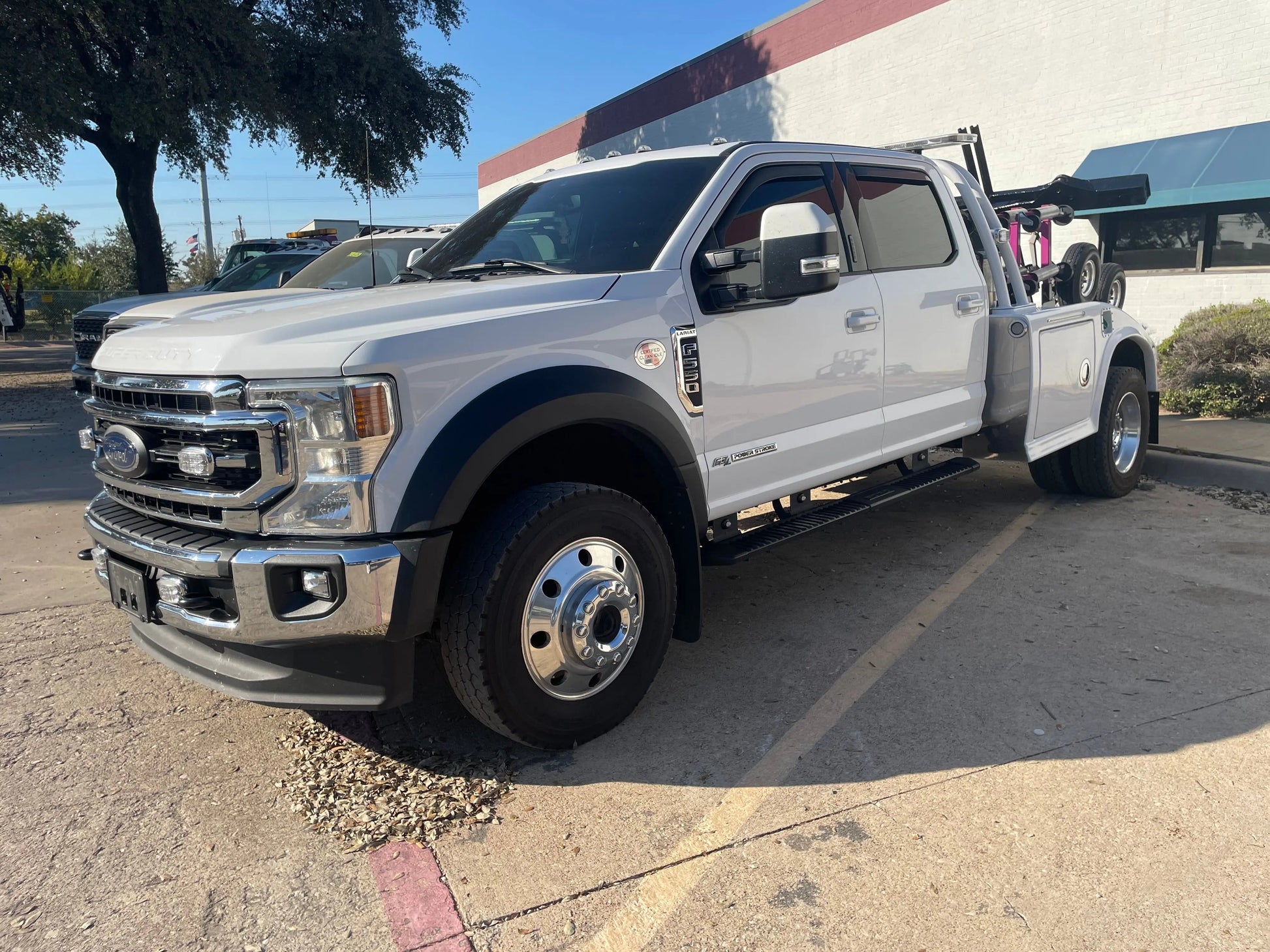 2022 WHITE FORD F-550 Sales Units