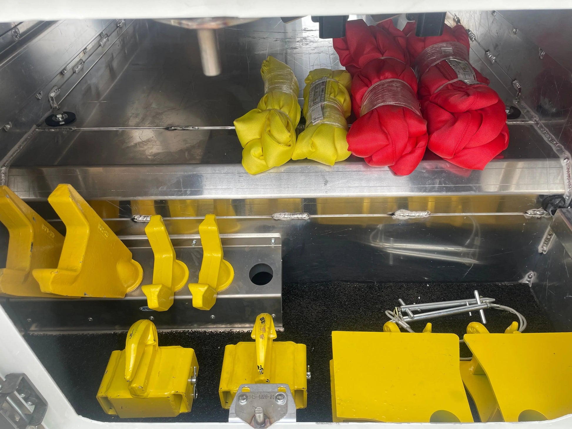 2026 International extended cab W/ Century 2465 Sales Units