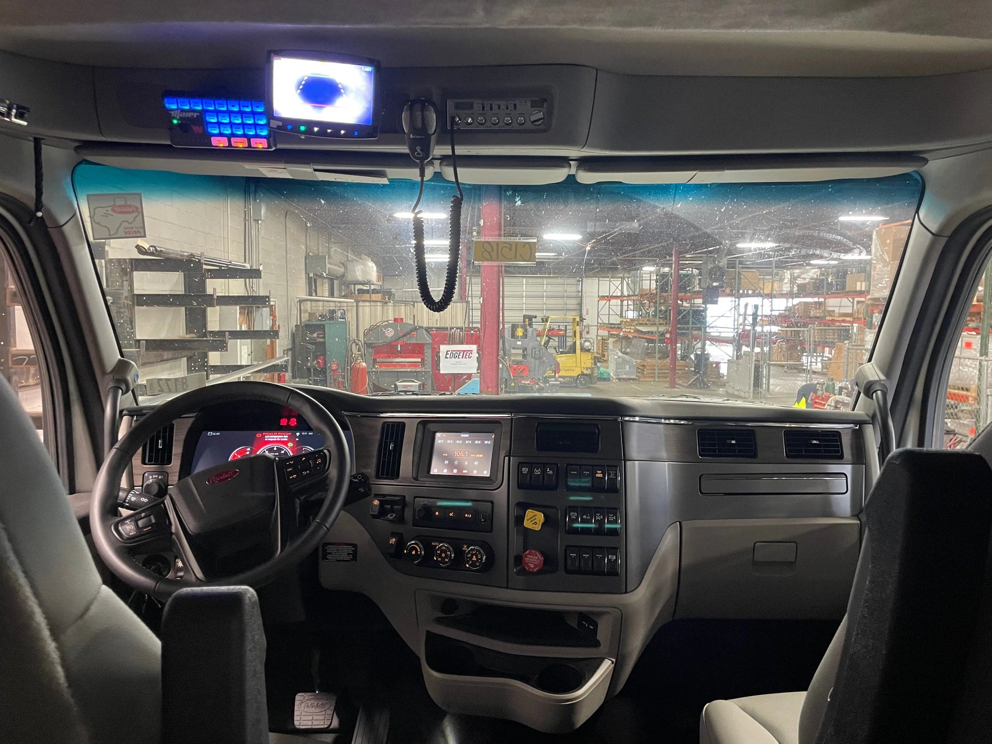 2026 Peterbilt 567 w/ Century 5130 Sales Units