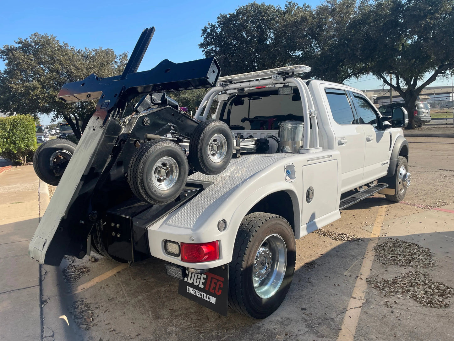 2022 WHITE FORD F-550 Sales Units