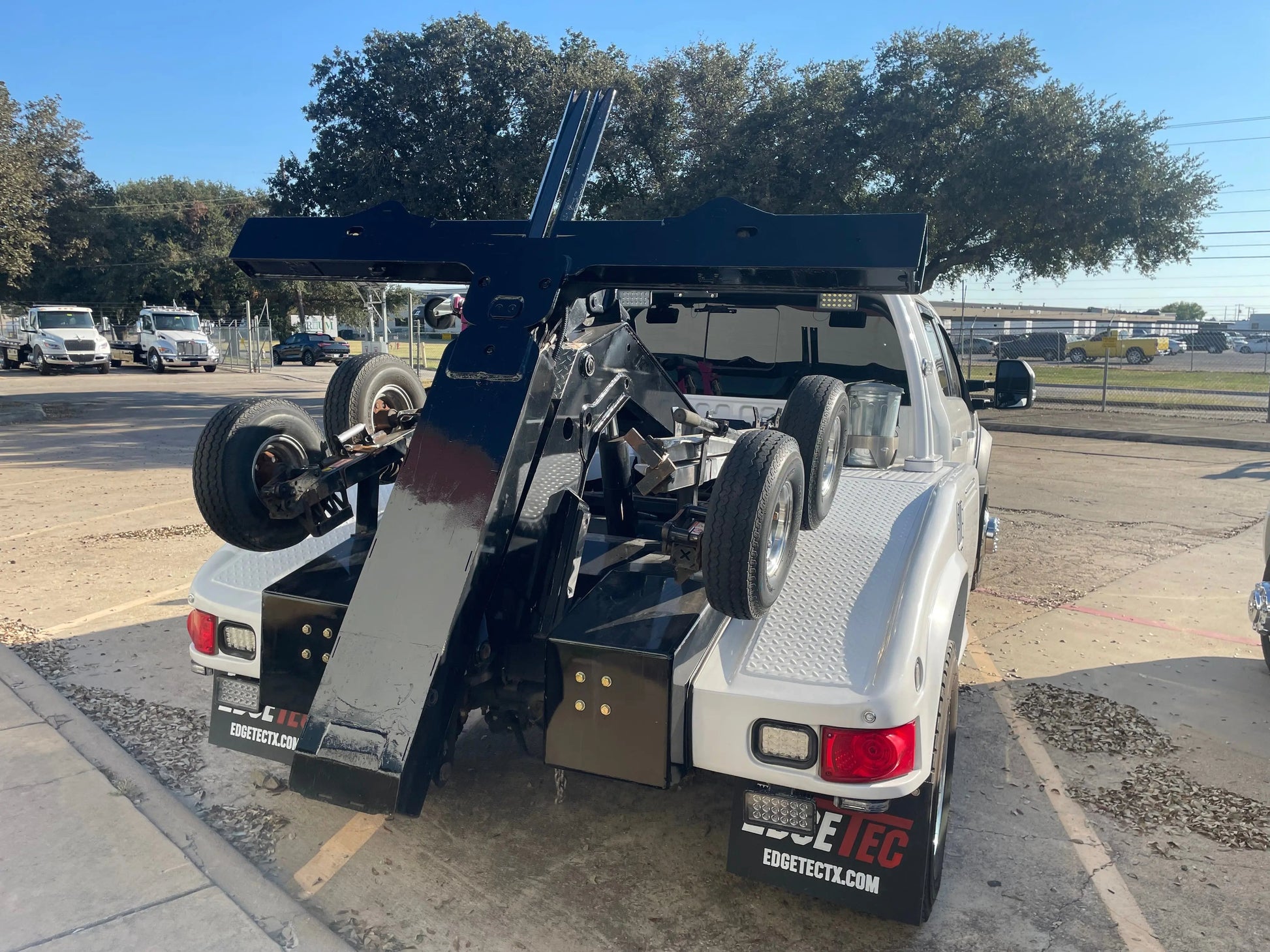 2022 WHITE FORD F-550 Sales Units