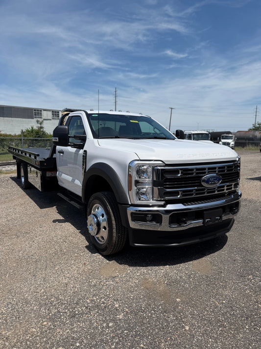 2026 Ford F550 Gas w/Century 10 Series Carrier