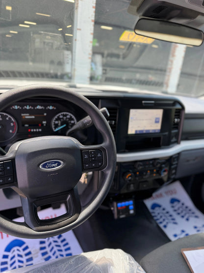 2026 Ford F550 Gas w/Century 10 Series Carrier
