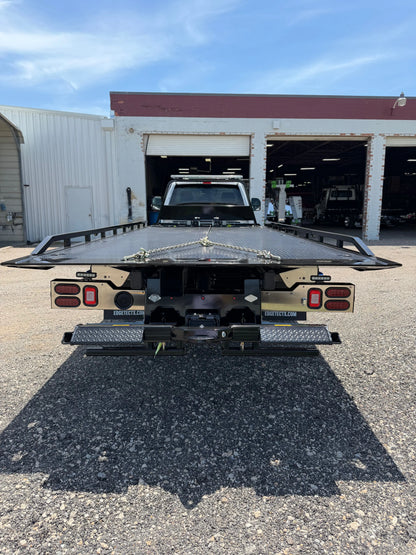 2026 Ford F550 Gas w/Century 10 Series Carrier