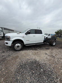 2026 Ram 5500 Laramie 4WD w/ Chevron 408 Twin Line EdgeTec - Hooks