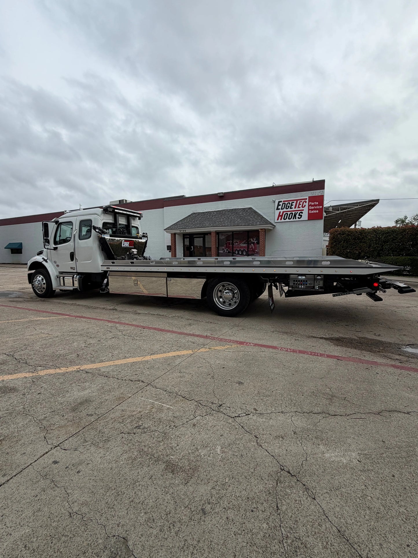 2026 Freightliner M2 Ext Cab w/Century 12 Series Carrier & SP9000 Side Puller