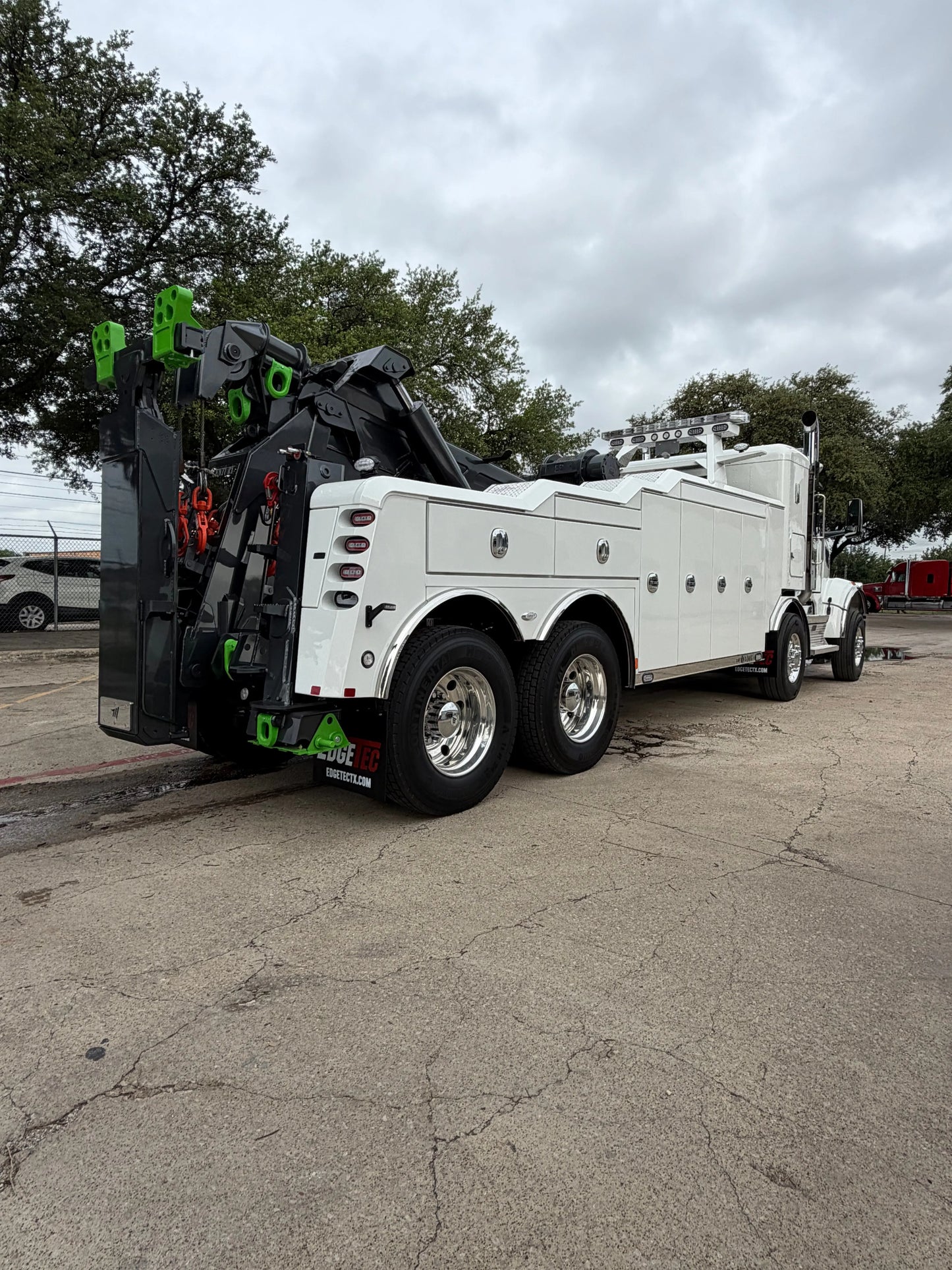 2026 Peterbilt 567 w/Century 9055 Euro Boxes