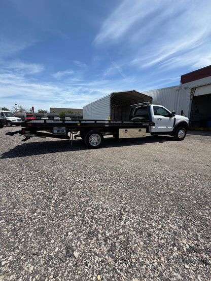 2026 Ford F550 Gas w/Century 10 Series Carrier