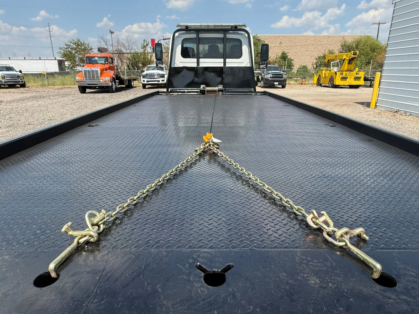 2012 International 4300 w/ Vulcan 12 Series Carrier