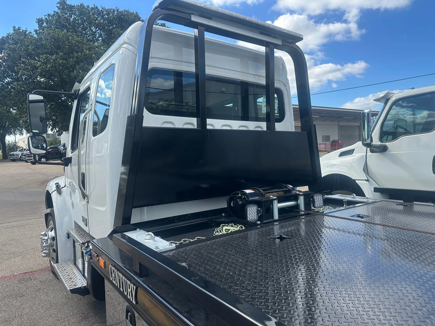 2027 Freightliner M2 Ext w/Century 16 Series 24'