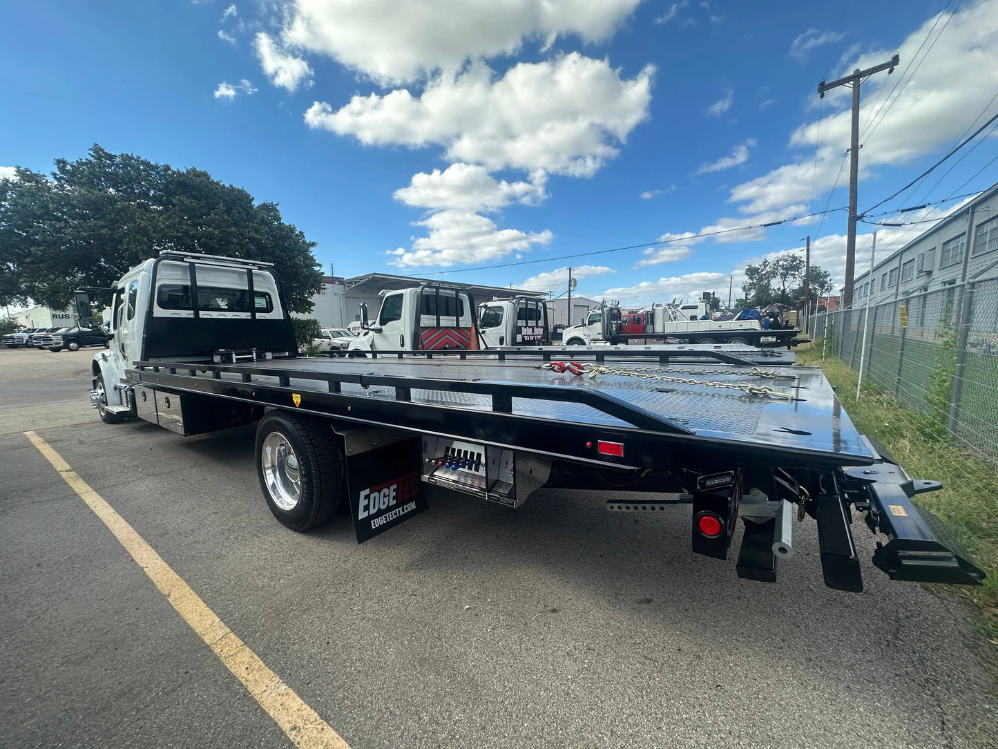 2027 Freightliner M2 Ext w/Century 16 Series 24'