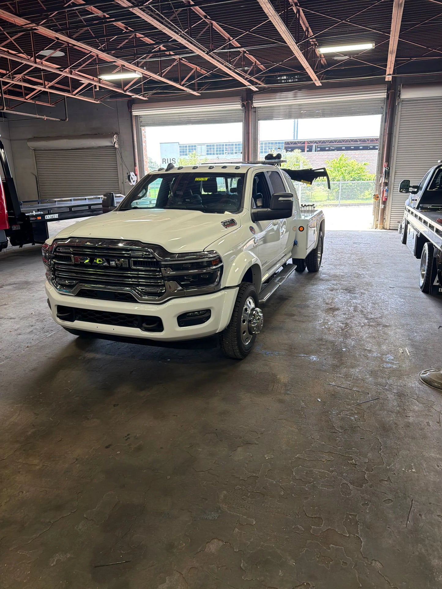 2026 Ram 5500 Laramie 4WD w/ Chevron 408 Twin Line