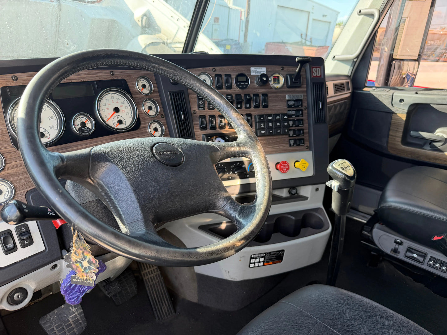 2021 Freightliner 122SD w/ Century 5130