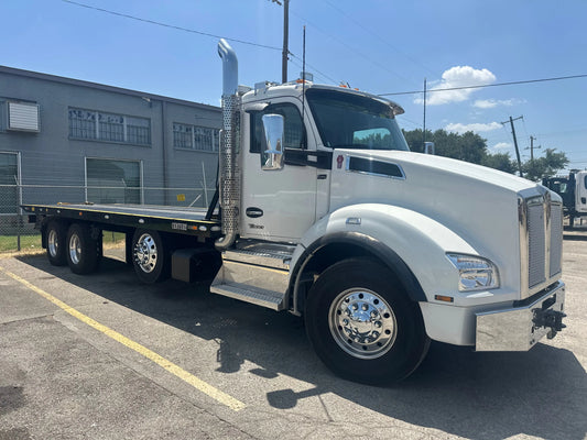 2027 Kenworth T880 w/ Century 30 Series Carrier