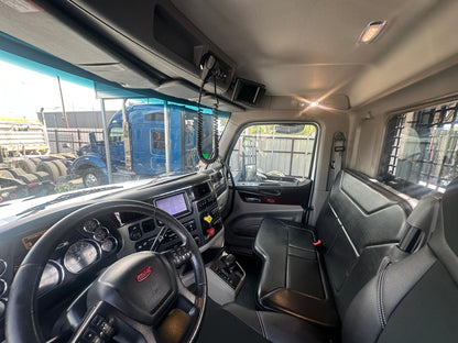 2021 Peterbilt w/ Century 30 Series Carrier