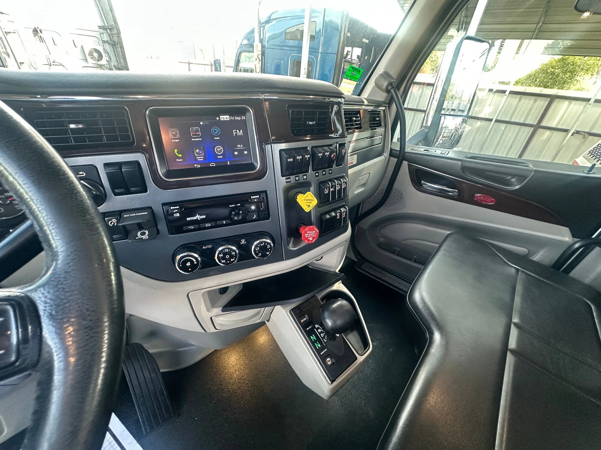 2021 Peterbilt w/ Century 30 Series Carrier