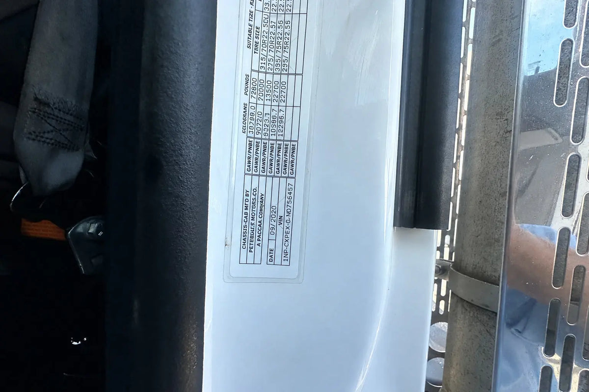 2021 Peterbilt w/ Century 30 Series Carrier