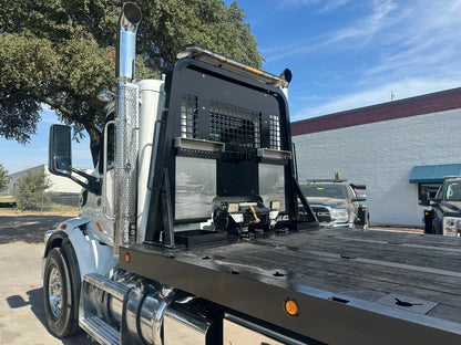 2021 Peterbilt w/ Century 30 Series Carrier
