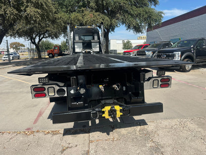 2021 Peterbilt w/ Century 30 Series Carrier