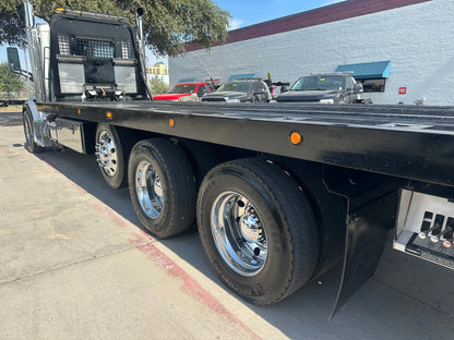 2021 Peterbilt w/ Century 30 Series Carrier