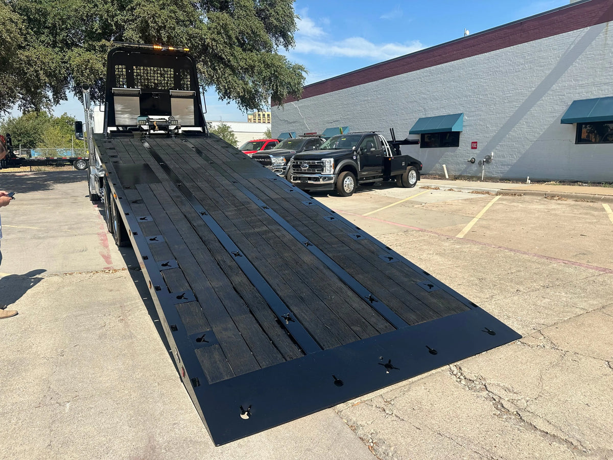 2021 Peterbilt w/ Century 30 Series Carrier