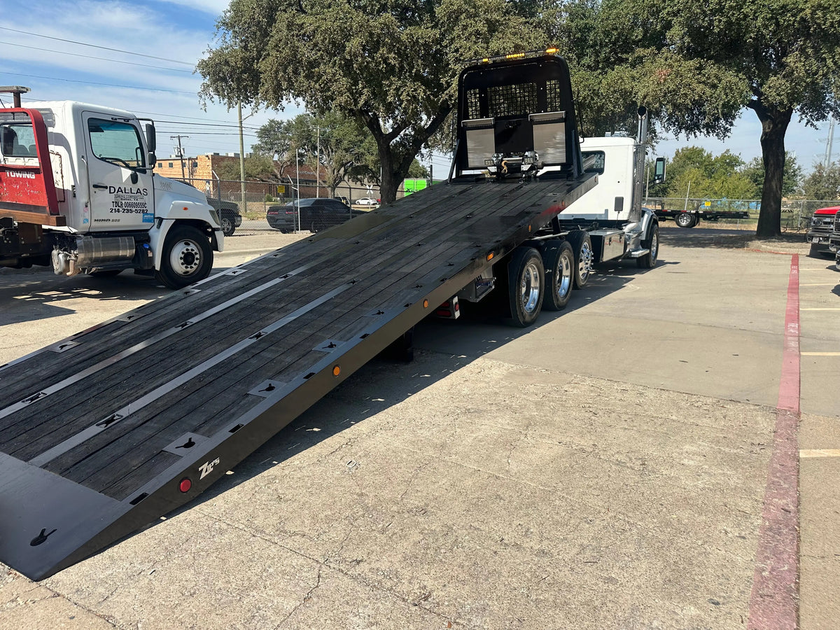2021 Peterbilt w/ Century 30 Series Carrier