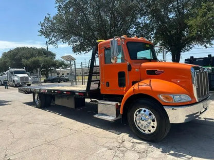 2018 Peterbilt 337 w/ Xtreme EZ Loader Deck