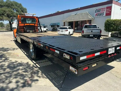 2018 Peterbilt 337 w/ Xtreme EZ Loader Deck