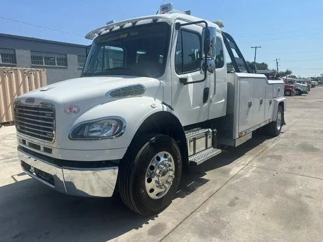 2024 Freightliner M2-X w/ Vulcan V30 Wrecker