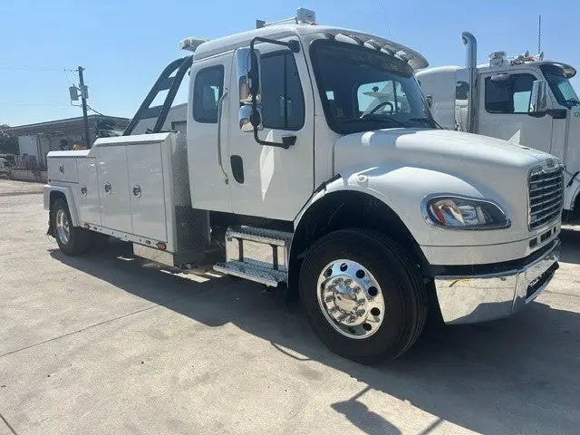 2024 Freightliner M2-X w/ Vulcan V30 Wrecker