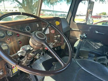 1974 White Constructor w/ Century 40 Series Carrier
