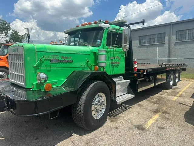1974 White Constructor w/ Century 40 Series Carrier