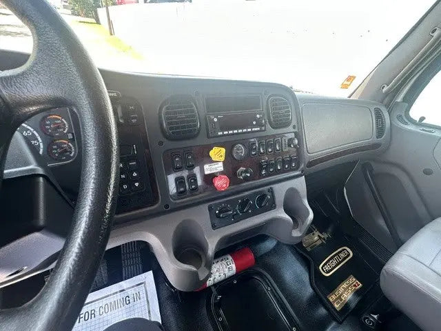2024 Freightliner M2-X w/ Vulcan V30 Wrecker