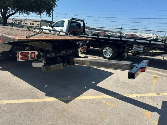 1974 White Constructor w/ Century 40 Series Carrier