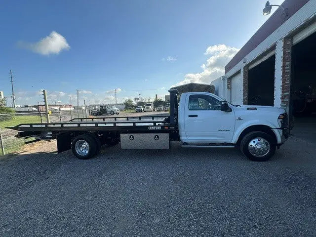 2026 Ram 5500 2wd w/Century 10 Series Carrier