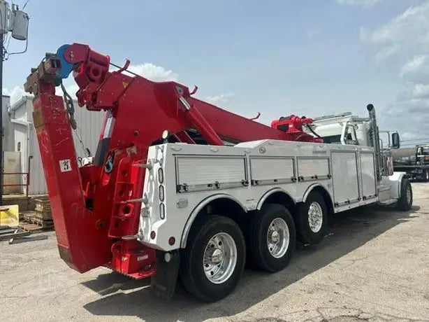 2023 Peterbilt 389 w/ Jerr-Dan 50-Ton Wrecker